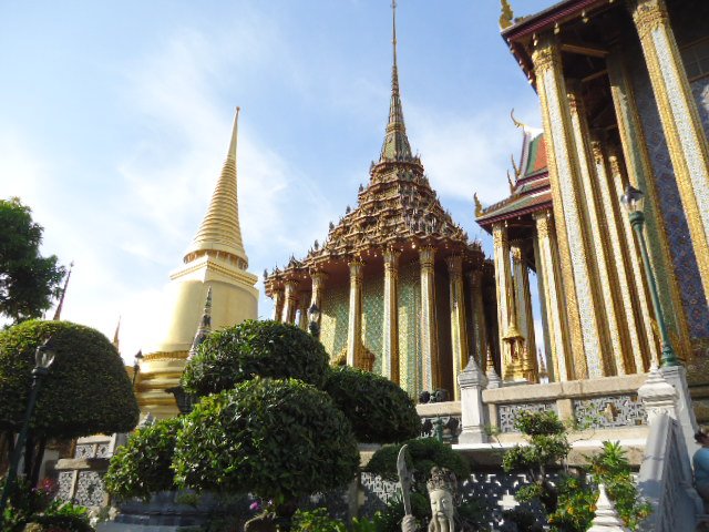 Wat Pho in Bangkok. Photo credit: www.jeyjetter.com
