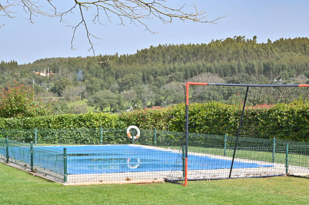 Swimming pool in Portugal for Digital Nomad Families.